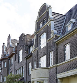 Three George, Düsseldorf, Umfeld